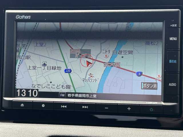 ホンダ ヴェゼル G 岩手県 2023(令5)年 2.1万km プラチナホワイトパール ・4WD/・寒冷地仕様/・社外ナビ（VXM-235ci）/・CD/AM/FM/SD/USB/Bluetooth/・バックカメラ/・プッシュスタート/・スマートキー/・ホンダセンシング/・アイドリングストップ/・ダウンヒルアシストコントロール/・電子制御パーキングブレーキ/・クルーズコントロール（追従有）/・シートヒーター（D＋N）/・LEDヘットライト/・ライトレベライザ/・純正AW16インチ/・純正フロアマット/・ドアバイザー/・スタットレスタイヤAWセット車載/・保証書/・取扱説明書