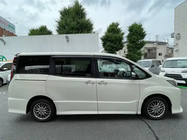 トヨタ ノア ハイブリッド Si ダブルバイビーⅢ 東京都 2020(令2)年 1.9万km ラグジュアリーホワイトパールクリスタルシャインガラスフレーク ワンオーナー/純正SDナビ/・フルセグTV/・Bluetooth接続/・FM・AM/トヨタセーフティーセンス/・バックカメラ/・コーナーセンサー/両側パワースライドドア/クルーズコントロール/ETC/ドラレコ/三列シート/チップアップシート/シートヒーター/LEDヘッドランプ/ABS/横滑り防止/スマートキー/スペアキー/保証書＆取扱説明書