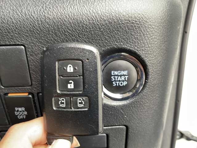 トヨタ アルファード X 岐阜県 2016(平28)年 8.1万km ホワイトパールクリスタルシャイン /ワンオーナー//純正ナビ//フルセグTV/Bluetooth/CD/DVD//両側パワースライドドア//バックカメラ//コーナーセンサー//前方ドライブレコーダー//ビルトインETC//オートライト//横滑り防止装置//盗難防止装置//純正フロアマット//純正16インチAW//スマートキー//スペアキー