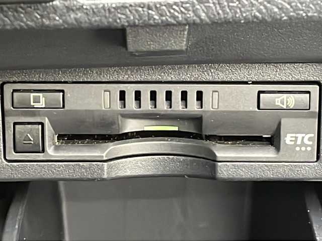 トヨタ アルファード X 岐阜県 2016(平28)年 8.1万km ホワイトパールクリスタルシャイン /ワンオーナー//純正ナビ//フルセグTV/Bluetooth/CD/DVD//両側パワースライドドア//バックカメラ//コーナーセンサー//前方ドライブレコーダー//ビルトインETC//オートライト//横滑り防止装置//盗難防止装置//純正フロアマット//純正16インチAW//スマートキー//スペアキー