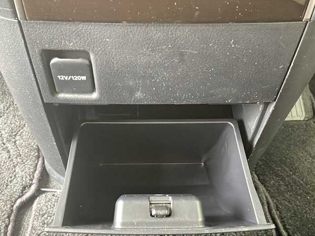 トヨタ アルファード X 岐阜県 2016(平28)年 8.1万km ホワイトパールクリスタルシャイン /ワンオーナー//純正ナビ//フルセグTV/Bluetooth/CD/DVD//両側パワースライドドア//バックカメラ//コーナーセンサー//前方ドライブレコーダー//ビルトインETC//オートライト//横滑り防止装置//盗難防止装置//純正フロアマット//純正16インチAW//スマートキー//スペアキー