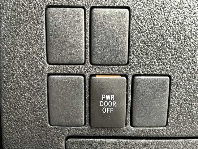 トヨタ アルファード X 岐阜県 2016(平28)年 8.1万km ホワイトパールクリスタルシャイン /ワンオーナー//純正ナビ//フルセグTV/Bluetooth/CD/DVD//両側パワースライドドア//バックカメラ//コーナーセンサー//前方ドライブレコーダー//ビルトインETC//オートライト//横滑り防止装置//盗難防止装置//純正フロアマット//純正16インチAW//スマートキー//スペアキー