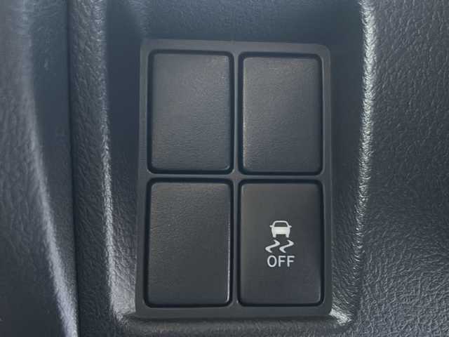 トヨタ ランドクルーザー プラド TX 沖縄県 2013(平25)年 5.6万km ホワイトパールクリスタルシャイン 社外ナビ　/バックカメラ　/プッシュスタート　/スマートキー　/Ｂｌｕｅｔｏｏｔｈ　/フルセグＴＶ　/前後コーナーセンサー　/パワーステアリング　/パワーウィンドウ　/スペアキー１本