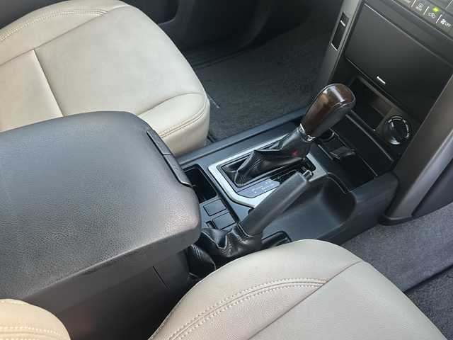 トヨタ ランドクルーザー プラド TX 沖縄県 2013(平25)年 5.6万km ホワイトパールクリスタルシャイン 社外ナビ　/バックカメラ　/プッシュスタート　/スマートキー　/Ｂｌｕｅｔｏｏｔｈ　/フルセグＴＶ　/前後コーナーセンサー　/パワーステアリング　/パワーウィンドウ　/スペアキー１本