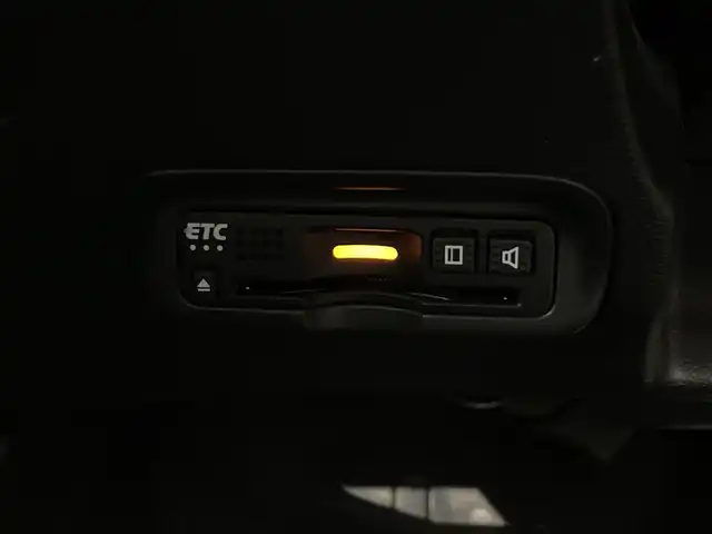 ホンダ ヴェゼル ハイブリッド RS ホンダセンシング 愛知県 2018(平30)年 4万km プラチナホワイトパール 禁煙車/８Vインチナビ/（CD/DVD/Bluetooth/フルセグTV/HDMI)/バックカメラ/ホンダセンシング/・衝突軽減ブレーキ/・レーンキープアシスト/・レーントレーシングアシスト/前後ドライブレコーダー/ETC/シートヒーター/スマートキー/プッシュスタート/純正18インチアルミホイール/純正フロアマット/チップアップシート/LEDヘッドライト/オートライト/フロントフォグランプ/横滑り防止装置