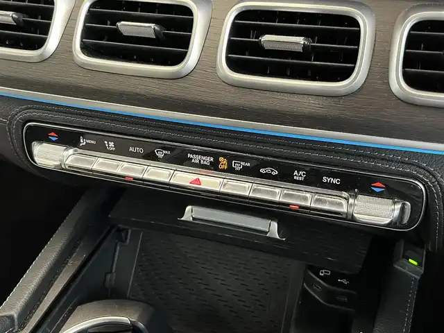 メルセデス・ベンツ ＧＬＥ４００ｄ 4MATIC スポーツ 山形県 2020(令2)年 4.3万km ダイヤモンドホワイト ＡＭＧライン　/レザーエクスクルーシブＰＫＧ　/純正ＨＤＤナビ　/フルセグＴＶ　/ＥＴＣ２．０　/Ｂｌｕｅｔｏｏｔｈ／ＵＳＢ　/Ａｐｐｌｅ　ＣａｒＰｌａｙ　/社外後席用モニター　/全席パワーシート　/全席シートヒーター/３列シート/レザーシート/ルーフレール/電動リアゲート/エアサスペンション/オートライト/オートハイビーム