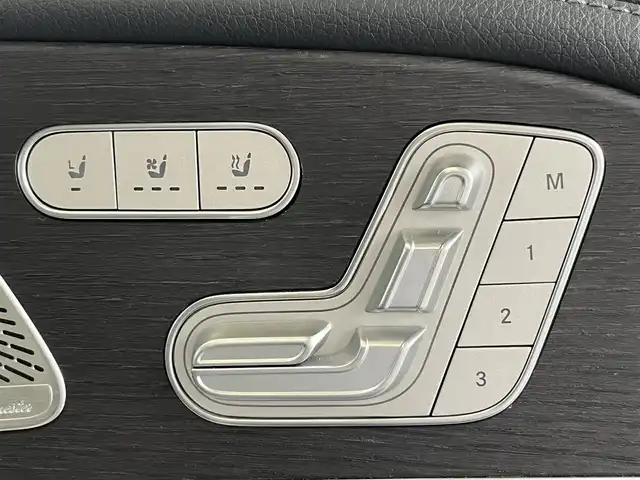メルセデス・ベンツ ＧＬＥ４００ｄ 4MATIC スポーツ 山形県 2020(令2)年 4.3万km ダイヤモンドホワイト ＡＭＧライン　/レザーエクスクルーシブＰＫＧ　/純正ＨＤＤナビ　/フルセグＴＶ　/ＥＴＣ２．０　/Ｂｌｕｅｔｏｏｔｈ／ＵＳＢ　/Ａｐｐｌｅ　ＣａｒＰｌａｙ　/社外後席用モニター　/全席パワーシート　/全席シートヒーター/３列シート/レザーシート/ルーフレール/電動リアゲート/エアサスペンション/オートライト/オートハイビーム