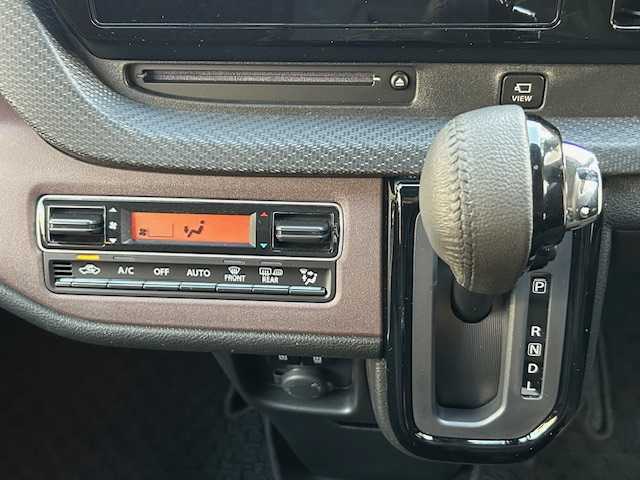 スズキ ソリオ バンディット HV MV 東京都 2023(令5)年 0.3万km ピュアホワイトパール/ガンメタリック2トーン ワンオーナー/純正ナビ(フルセグTV、CD、DVD、Bluetooth)/全席ヒートシーター/全方位カメラ/両側パワースライド/アダプティブクルーズコントロール/デュアルカメラブレーキサポート/前後誤発進抑制機能/後退時ブレーキサポート/オートハイビーム/前後ドライブレコーダー/スペアキー/アイドリングストップ/横滑り防止/取扱説明書/保証書/記録簿