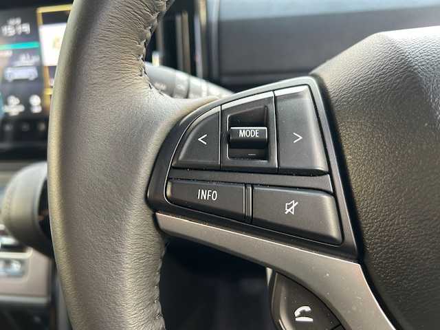 スズキ ソリオ バンディット HV MV 東京都 2023(令5)年 0.3万km ピュアホワイトパール/ガンメタリック2トーン ワンオーナー/純正ナビ(フルセグTV、CD、DVD、Bluetooth)/全席ヒートシーター/全方位カメラ/両側パワースライド/アダプティブクルーズコントロール/デュアルカメラブレーキサポート/前後誤発進抑制機能/後退時ブレーキサポート/オートハイビーム/前後ドライブレコーダー/スペアキー/アイドリングストップ/横滑り防止/取扱説明書/保証書/記録簿