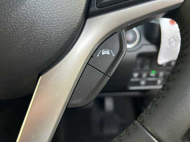 スズキ ソリオ バンディット HV MV 東京都 2023(令5)年 0.3万km ピュアホワイトパール/ガンメタリック2トーン ワンオーナー/純正ナビ(フルセグTV、CD、DVD、Bluetooth)/全席ヒートシーター/全方位カメラ/両側パワースライド/アダプティブクルーズコントロール/デュアルカメラブレーキサポート/前後誤発進抑制機能/後退時ブレーキサポート/オートハイビーム/前後ドライブレコーダー/スペアキー/アイドリングストップ/横滑り防止/取扱説明書/保証書/記録簿