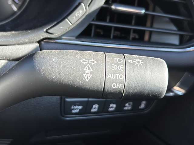 マツダ マツダ３ファストバック 15S ブラックトーンED 静岡県 2023(令5)年 2.1万km プラチナクォーツメタリック 純正ナビ/・FM/AM/・Bluetooth/・USB/・スマートフォン連携/・メモリーオーディオ/主要装備/・衝突軽減/・レーンキープ/・追従クルコン/・BSM/・コーナーセンサー前後/・全方位カメラ/・HUD/・ETC/・ドラレコ前/・ステリモ/・パドルシフト/・電動パーキングブレーキ/・オートホールド/・LEDヘッドライト/・オートライト/・オートハイビーム/・社外フロアマット/・純正アルミホイール