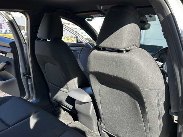 マツダ マツダ３ファストバック 15S ブラックトーンED 静岡県 2023(令5)年 2.1万km プラチナクォーツメタリック 純正ナビ/・FM/AM/・Bluetooth/・USB/・スマートフォン連携/・メモリーオーディオ/主要装備/・衝突軽減/・レーンキープ/・追従クルコン/・BSM/・コーナーセンサー前後/・全方位カメラ/・HUD/・ETC/・ドラレコ前/・ステリモ/・パドルシフト/・電動パーキングブレーキ/・オートホールド/・LEDヘッドライト/・オートライト/・オートハイビーム/・社外フロアマット/・純正アルミホイール