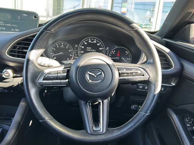 マツダ マツダ３ファストバック 15S ブラックトーンED 静岡県 2023(令5)年 2.1万km プラチナクォーツメタリック 純正ナビ/・FM/AM/・Bluetooth/・USB/・スマートフォン連携/・メモリーオーディオ/主要装備/・衝突軽減/・レーンキープ/・追従クルコン/・BSM/・コーナーセンサー前後/・全方位カメラ/・HUD/・ETC/・ドラレコ前/・ステリモ/・パドルシフト/・電動パーキングブレーキ/・オートホールド/・LEDヘッドライト/・オートライト/・オートハイビーム/・社外フロアマット/・純正アルミホイール