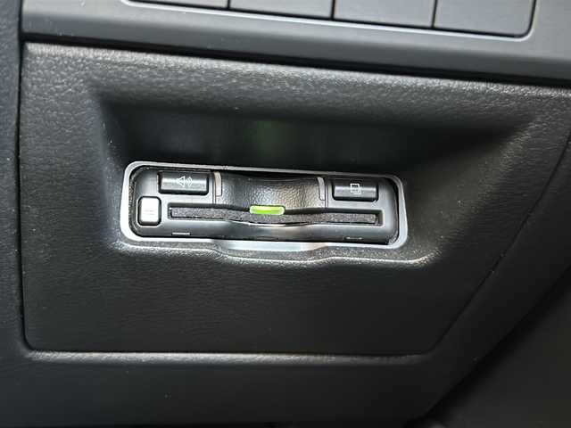 マツダ マツダ３ファストバック 15S ブラックトーンED 静岡県 2023(令5)年 2.1万km プラチナクォーツメタリック 純正ナビ/・FM/AM/・Bluetooth/・USB/・スマートフォン連携/・メモリーオーディオ/主要装備/・衝突軽減/・レーンキープ/・追従クルコン/・BSM/・コーナーセンサー前後/・全方位カメラ/・HUD/・ETC/・ドラレコ前/・ステリモ/・パドルシフト/・電動パーキングブレーキ/・オートホールド/・LEDヘッドライト/・オートライト/・オートハイビーム/・社外フロアマット/・純正アルミホイール