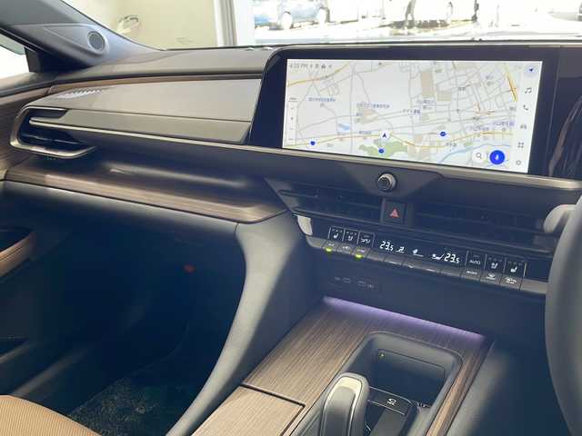 トヨタ クラウン Z 栃木県 2024(令6)年 0.1万km プレシャスブラックパール 純正12.3インチディスプレイオーディオ/（ナビ/BT/フルセグTV/USB/ミラキャスト）/全方位カメラ/メーカーOP パノラマルーフ/モデリスタエアロ/（フロント/サイド）/純正メーカーOP20インチAW/トヨタセーフティセンス/・プリクラッシュセーフティ/・レーントレーシングアシスト/・レーンディパーチャーアラート/・ロードサインアシスト/・レーダークルーズコントロール/・オートマチックハイビーム/・先行車発進アラーム/・プロアクティブドライビングアシスト/・レーンチェンジアシスト/・緊急時操舵支援/コーナーセンサー/ETC2.0/ドライブレコーダー/パワーバックドア/パワーシート/シートヒーター/メモリーシート/デジタルインナーミラー/ステアリングヒーター