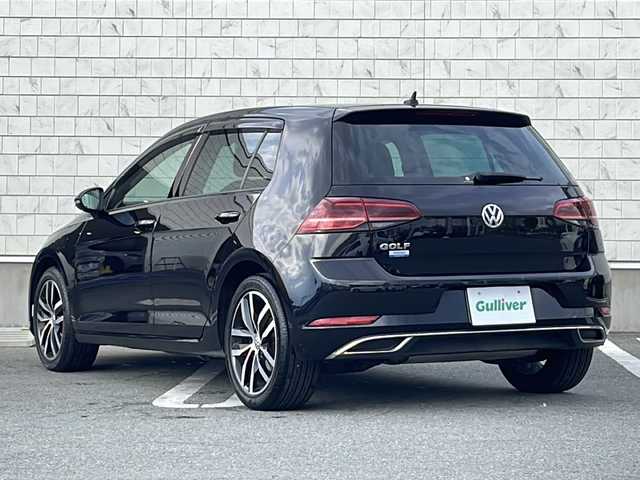 フォルクスワーゲン ゴルフ TSI ハイライン テックED 山形県 2018(平30)年 5.8万km カーボンスチールグレーM 純正SDナビ　(CD/DVD/BT/USB/SD/AUX/フルセグTV)/AppleCarPlay/AndroidAuto/レーダークルーズコントロール/レーンアシストシステム/ブラインドスポットモニター/パドルシフト/デュアルエアコン/電動格納ミラー/プリクラッシュブレーキシステム/疲労検知システム/プロアクティブ・オキュパント・プロテクション/リアクロストラフィックアラート/オートホールド/スペアキー有/社外AW付スタッドレスタイヤ車載