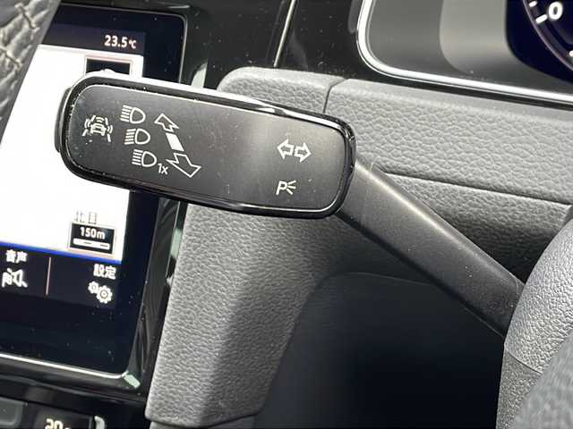 フォルクスワーゲン ゴルフ TSI ハイライン テックED 山形県 2018(平30)年 5.8万km カーボンスチールグレーM 純正SDナビ　(CD/DVD/BT/USB/SD/AUX/フルセグTV)/AppleCarPlay/AndroidAuto/レーダークルーズコントロール/レーンアシストシステム/ブラインドスポットモニター/パドルシフト/デュアルエアコン/電動格納ミラー/プリクラッシュブレーキシステム/疲労検知システム/プロアクティブ・オキュパント・プロテクション/リアクロストラフィックアラート/オートホールド/スペアキー有/社外AW付スタッドレスタイヤ車載