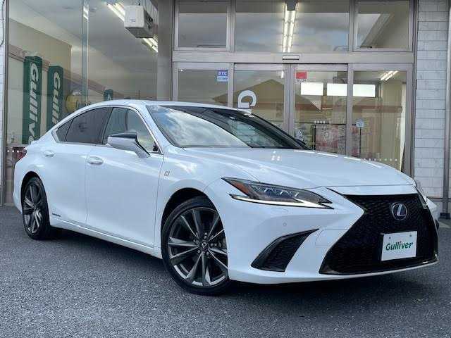 レクサス ＥＳ 300h Fスポーツ 埼玉県 2020(令2)年 3.8万km ホワイトノーヴァガラスフレーク メーカーナビ/サンルーフ/ブラインドスポットモニター/ハンドルヒーター/メモリーシート/フロアマット（タイプF）/フルセグTV/シートヒーター/エアシート/レザーシート/保証書/取扱説明書/スペアキー