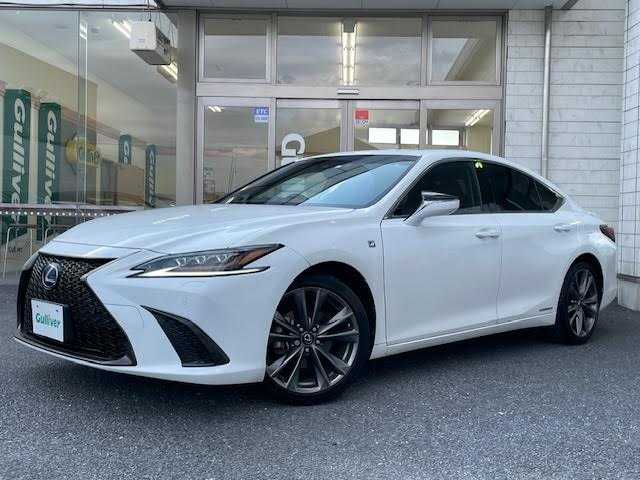 レクサス ＥＳ 300h Fスポーツ 埼玉県 2020(令2)年 3.8万km ホワイトノーヴァガラスフレーク メーカーナビ/サンルーフ/ブラインドスポットモニター/ハンドルヒーター/メモリーシート/フロアマット（タイプF）/フルセグTV/シートヒーター/エアシート/レザーシート/保証書/取扱説明書/スペアキー