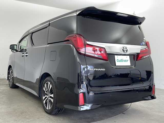 トヨタ アルファード S Cパッケージ 兵庫県 2018(平30)年 5.3万km ブラック ・純正ナビ/CD/DVD/Bluetooth/SD/TV/・トヨタセーフティセンス/・プリクラッシュセーフティ/・レーンディパーチャーアラート/・クリアランスソナー/・前後コーナーセンサー/・電動パーキングブレーキ/・ブレーキホールド/・レーダークルーズコントロール/・MTモード付AT/・両側パワースライドドア/・LEDオートライト/・オートマチックハイビーム/・ステアリングリモコン/・コンビステアリング/・ステアリングヒーター/・パワーシート（D席＋N席）/・シートヒーター（D席＋N席）/・エアシート（D席＋N席）/・メモリシート（D席）/・レザーシート/・デジタルインナーミラー/・パワーバックドア/・純正フリップダウンモニター/・オットマン/・ウォークスルー/・バックカメラ/・ビルドインETC/・純正18インチアルミホイール/・純正フロアマット/・W＋サイドエアバッグ/・カーテンエアバッグ/・100V充電/・スマートキー/・スペアキー/・プッシュスタートボタン