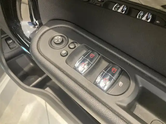 ＭＩＮＩ ＢＭＷ ミニ クロスオーバー クーパー D 熊本県 2020(令2)年 4.1万km ミッドナイト・ブラック・メタリック ・スマートキー/・プッシュスタート/・インテリジェントセーフティ/・PDC自動起動/・パーキングアシスト/・クルーズコントロール(追従式)/・純正HDDナビ/　【Bluetooth・USB・MSV】/・バックカメラ/・ETC/・パワーバックドア/・LEDヘッドランプ/・LEDフォグランプ/・UKテール/・純正マット/・保証書/取説