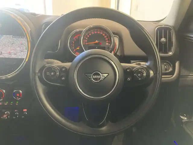 ＭＩＮＩ ＢＭＷ ミニ クロスオーバー クーパー D 熊本県 2020(令2)年 4.1万km ミッドナイト・ブラック・メタリック ・スマートキー/・プッシュスタート/・インテリジェントセーフティ/・PDC自動起動/・パーキングアシスト/・クルーズコントロール(追従式)/・純正HDDナビ/　【Bluetooth・USB・MSV】/・バックカメラ/・ETC/・パワーバックドア/・LEDヘッドランプ/・LEDフォグランプ/・UKテール/・純正マット/・保証書/取説