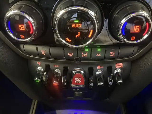 ＭＩＮＩ ＢＭＷ ミニ クロスオーバー クーパー D 熊本県 2020(令2)年 4.1万km ミッドナイト・ブラック・メタリック ・スマートキー/・プッシュスタート/・インテリジェントセーフティ/・PDC自動起動/・パーキングアシスト/・クルーズコントロール(追従式)/・純正HDDナビ/　【Bluetooth・USB・MSV】/・バックカメラ/・ETC/・パワーバックドア/・LEDヘッドランプ/・LEDフォグランプ/・UKテール/・純正マット/・保証書/取説