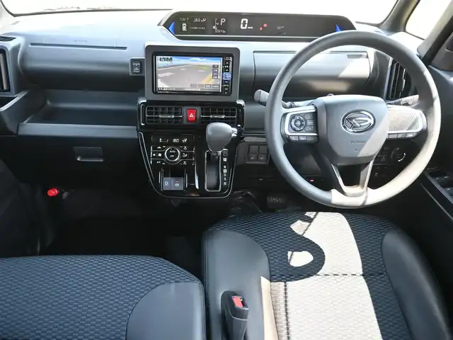 ダイハツ タント カスタム X 千葉県 2022(令4)年 3.3万km シャイニングホワイトパール 155/65R14/スマートアシストIII/両側パワースライドドア/純正メモリーナビ/地デジTV/【DVD/CD再生機能　Bluetooth接続】/バックカメラ/ドライブレコーダー/ハーフレザーシート/前席シートヒーター/ステアリングスイッチ/LEDヘッドライト/フォグライト/コーナーセンサー/純正14インチアルミホイル/サイド/カーテンエアバッグ/キーフリーシステム
