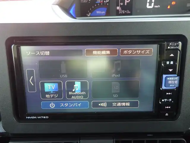ダイハツ タント カスタム X 千葉県 2022(令4)年 3.3万km シャイニングホワイトパール 155/65R14/スマートアシストIII/両側パワースライドドア/純正メモリーナビ/地デジTV/【DVD/CD再生機能　Bluetooth接続】/バックカメラ/ドライブレコーダー/ハーフレザーシート/前席シートヒーター/ステアリングスイッチ/LEDヘッドライト/フォグライト/コーナーセンサー/純正14インチアルミホイル/サイド/カーテンエアバッグ/キーフリーシステム