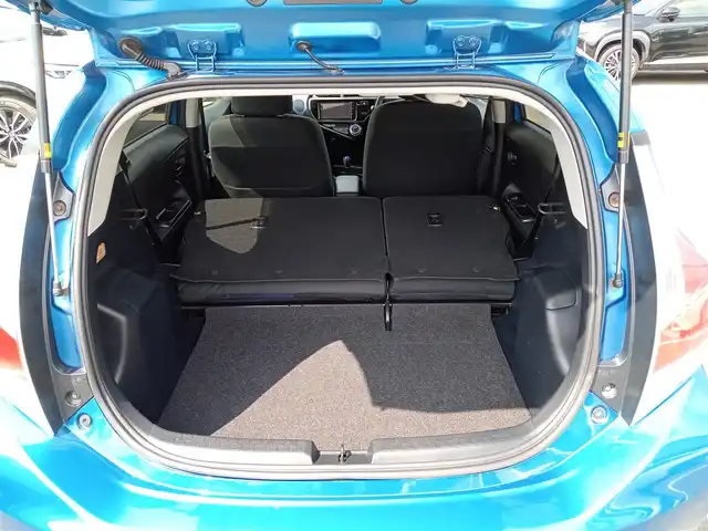 トヨタ アクア S 福井県 2015(平27)年 6.5万km コバルトブルーメタリック ディーラーオプションナビ（NSCP-W64）/・（ワンセグTV/CD/DVD/Bluetooth）/バックカメラ/ビルトインETC/ステアリングスイッチ/オートLEDライト/電動格納ウィンカーミラー/スタッドレスタイヤ積込/スマートキー