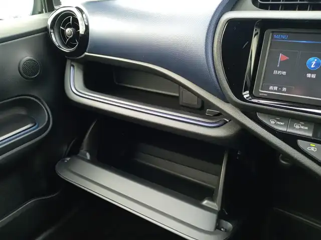 トヨタ アクア S 福井県 2015(平27)年 6.5万km コバルトブルーメタリック ディーラーオプションナビ（NSCP-W64）/・（ワンセグTV/CD/DVD/Bluetooth）/バックカメラ/ビルトインETC/ステアリングスイッチ/オートLEDライト/電動格納ウィンカーミラー/スタッドレスタイヤ積込/スマートキー