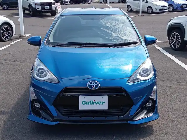トヨタ アクア S 福井県 2015(平27)年 6.5万km コバルトブルーメタリック ディーラーオプションナビ（NSCP-W64）/・（ワンセグTV/CD/DVD/Bluetooth）/バックカメラ/ビルトインETC/ステアリングスイッチ/オートLEDライト/電動格納ウィンカーミラー/スタッドレスタイヤ積込/スマートキー