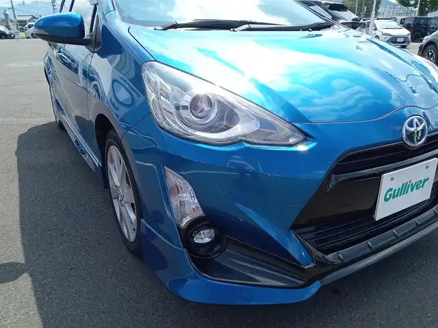 トヨタ アクア S 福井県 2015(平27)年 6.5万km コバルトブルーメタリック ディーラーオプションナビ（NSCP-W64）/・（ワンセグTV/CD/DVD/Bluetooth）/バックカメラ/ビルトインETC/ステアリングスイッチ/オートLEDライト/電動格納ウィンカーミラー/スタッドレスタイヤ積込/スマートキー