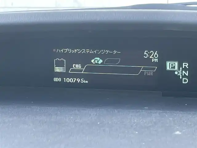 トヨタ プリウス S 長崎県 2014(平26)年 10.1万km ホワイトパールクリスタルシャイン (株)IDOMが運営する【じしゃロン長崎店】の自社ローン専用車両になりますこちらは現金またはオートローンご利用時の価格です。自社ローンご希望の方は別途その旨お申付け下さい/ナビ　/バックカメラ　/フルセグ　/Ｂｌｕｅｔｏｏｔｈ　/ＨＩＤヘッドライト　/オートライト　/フロントソナー　/電動格納ミラー　/ＥＴＣ　/プッシュスタート　/スマートキー　/スペアキー　/カーテンエアバック