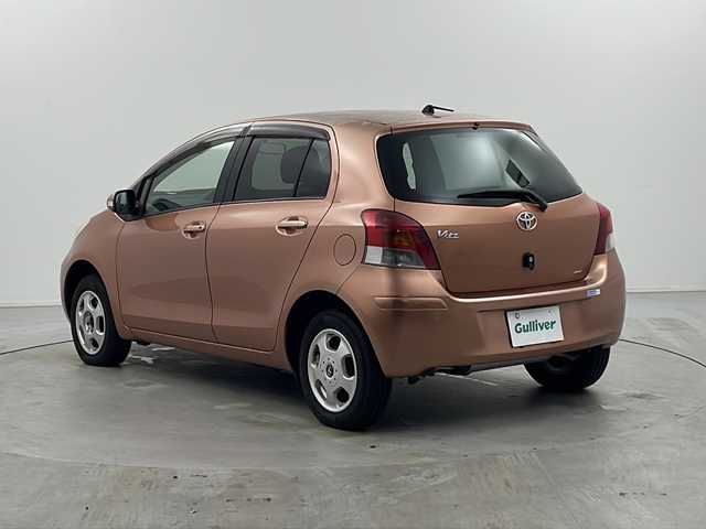 トヨタ ヴィッツ F 栃木県 2007(平19)年 6.8万km ノーブルパールマイカ 純正ナビ/（BT/フルセグ/AM/FM）/電動格納ミラー/純正フロアマット/リモコンキー/スペアキー