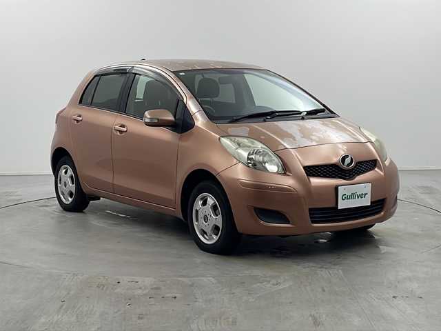 トヨタ ヴィッツ F 栃木県 2007(平19)年 6.8万km ノーブルパールマイカ 純正ナビ/（BT/フルセグ/AM/FM）/電動格納ミラー/純正フロアマット/リモコンキー/スペアキー