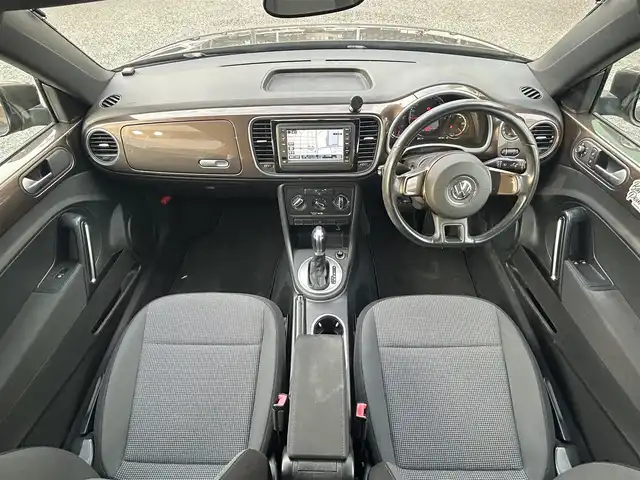 フォルクスワーゲン ザ・ビートル デザイン 愛知県 2015(平27)年 10.2万km グラシオーサブラウンメタリック 純正ナビ/（AM/FM/CD/DVD/BT/フルセグ）/バックカメラ/ETC/フロアマット/純正アルミ/キーレス/取説/保証書