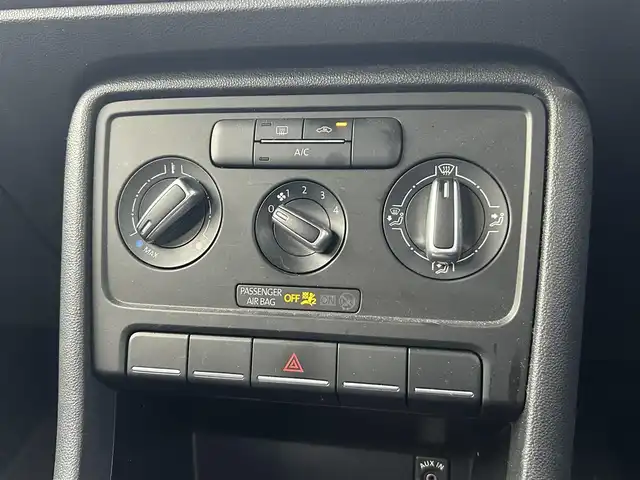 フォルクスワーゲン ザ・ビートル デザイン 愛知県 2015(平27)年 10.2万km グラシオーサブラウンメタリック 純正ナビ/（AM/FM/CD/DVD/BT/フルセグ）/バックカメラ/ETC/フロアマット/純正アルミ/キーレス/取説/保証書