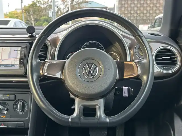 フォルクスワーゲン ザ・ビートル デザイン 愛知県 2015(平27)年 10.2万km グラシオーサブラウンメタリック 純正ナビ/（AM/FM/CD/DVD/BT/フルセグ）/バックカメラ/ETC/フロアマット/純正アルミ/キーレス/取説/保証書