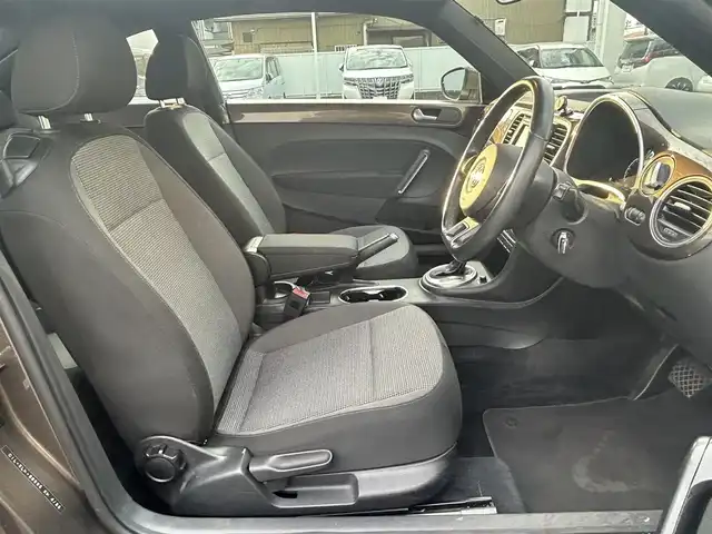 フォルクスワーゲン ザ・ビートル デザイン 愛知県 2015(平27)年 10.2万km グラシオーサブラウンメタリック 純正ナビ/（AM/FM/CD/DVD/BT/フルセグ）/バックカメラ/ETC/フロアマット/純正アルミ/キーレス/取説/保証書