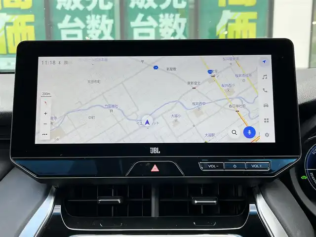 トヨタ ハリアー ハイブリッド Z レザーパッケージ 奈良県 2023(令5)年 1.4万km プラチナホワイトパールマイカ ワンオーナー/純正12.3インチディスプレイオーディオ/（フルセグ/BT/AppleCarPlay/AndroidAuto)/JBLプレミアムサウンドシステム/パノラマルーフ/レーダークルーズコントロール/パノラミックビューモニター/ブラインドスポットモニター/前後コーナーセンサー/プリクラッシュセーフティ/レーンキープアシスト/パワーパックドア/レザーシート（ブラック）/運転席メモリーシート/前席パワーシート/前席シートヒーター、エアーシート/運転席オートスライドアウェイ/ステアリングヒーター/ヘッドアップディスプレイ/ETC2.0/前方ドライブレコーダー/純正19インチAW/保証書/取り扱い説明書/スペアキーX1