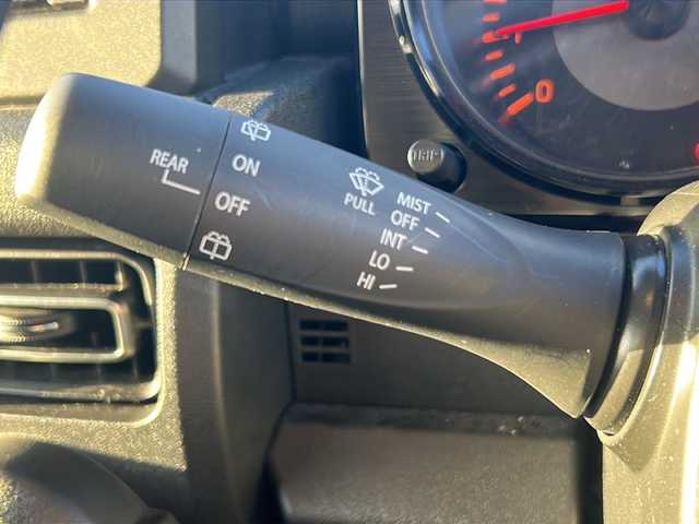 スズキ ジムニー XC 沖縄県 2021(令3)年 2.2万km ブルーイッシュブラックパール3 社外ディスプレイオーディオ（Bluetooth・CD・DVD）/バックカメラ/ドライブレコーダー/ETC/シートヒーター/レーンキープアシスト/衝突軽減システム/オートライト/LEDヘッドライト/ヘッドライトウォッシャー/電動格納ミラー/ステアリングスイッチ/サイドバイザー/マッドフラップ/ウィンカードアミラー