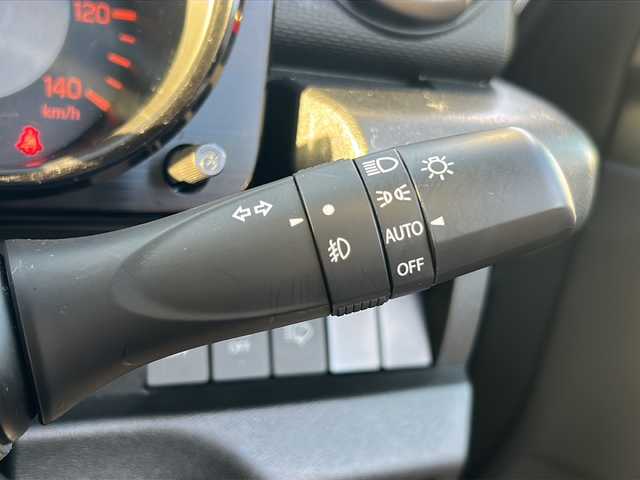 スズキ ジムニー XC 沖縄県 2021(令3)年 2.2万km ブルーイッシュブラックパール3 社外ディスプレイオーディオ（Bluetooth・CD・DVD）/バックカメラ/ドライブレコーダー/ETC/シートヒーター/レーンキープアシスト/衝突軽減システム/オートライト/LEDヘッドライト/ヘッドライトウォッシャー/電動格納ミラー/ステアリングスイッチ/サイドバイザー/マッドフラップ/ウィンカードアミラー