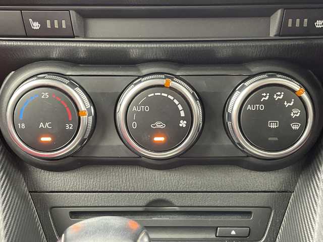 マツダ デミオ XD ミッドセンチュリー 大阪府 2015(平27)年 4万km ソウルレッドプレミアムメタリック スマートシティブレーキサポート/純正メモリナビ/・CD/・DVD/・Bluetooth/・USB/・フルセグTV/バックカメラ/クルーズコントロール/LEDオートライト/フォグランプ/シートヒーター/純正16インチアルミホイール/ヘッドアップディスプレイ/AT誤発進抑制制御/パドルシフト/スマートキー/ETC