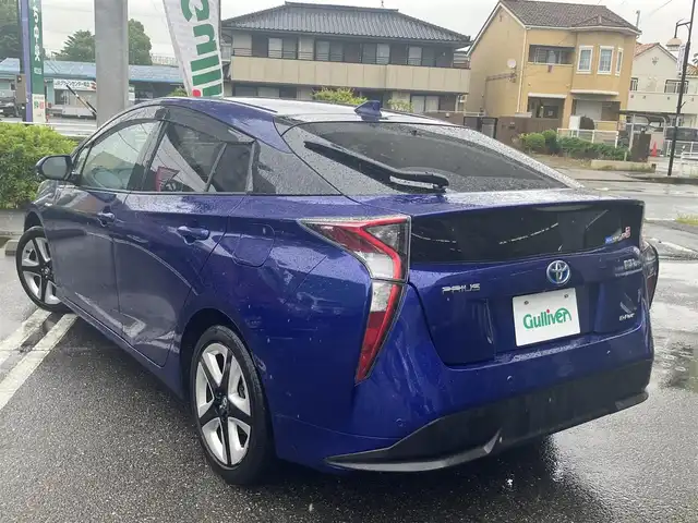 トヨタ プリウス A ツーリングセレクション 愛知県 2016(平28)年 5.8万km ダークブルーマイカM 4WD/トヨタセーフティセンス/衝突回避支援ブレーキサポート/車線逸脱警報機能/純正SDナビTV/DVDビデオ&CD/Bluetoothオーディオ/バックカメラ/レーダークルーズコントロール/ビルトインETC/D&N席シートヒーター/ステアリングスイッチ/LEDヘッドライト/オートライト/オートマチックハイビーム/スマートキー×2ケ/プッシュスタート/カーテンエアバック/純正アルミホイル/純正フロアマット/社外アルミ付きスタッドレスタイヤ積込み