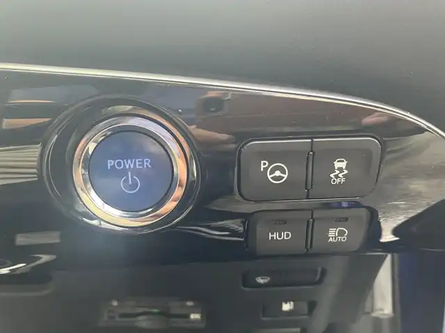 トヨタ プリウス A ツーリングセレクション 愛知県 2016(平28)年 5.8万km ダークブルーマイカM 4WD/トヨタセーフティセンス/衝突回避支援ブレーキサポート/車線逸脱警報機能/純正SDナビTV/DVDビデオ&CD/Bluetoothオーディオ/バックカメラ/レーダークルーズコントロール/ビルトインETC/D&N席シートヒーター/ステアリングスイッチ/LEDヘッドライト/オートライト/オートマチックハイビーム/スマートキー×2ケ/プッシュスタート/カーテンエアバック/純正アルミホイル/純正フロアマット/社外アルミ付きスタッドレスタイヤ積込み