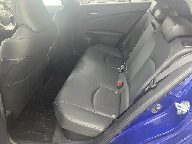 トヨタ プリウス A ツーリングセレクション 愛知県 2016(平28)年 5.8万km ダークブルーマイカM 4WD/トヨタセーフティセンス/衝突回避支援ブレーキサポート/車線逸脱警報機能/純正SDナビTV/DVDビデオ&CD/Bluetoothオーディオ/バックカメラ/レーダークルーズコントロール/ビルトインETC/D&N席シートヒーター/ステアリングスイッチ/LEDヘッドライト/オートライト/オートマチックハイビーム/スマートキー×2ケ/プッシュスタート/カーテンエアバック/純正アルミホイル/純正フロアマット/社外アルミ付きスタッドレスタイヤ積込み