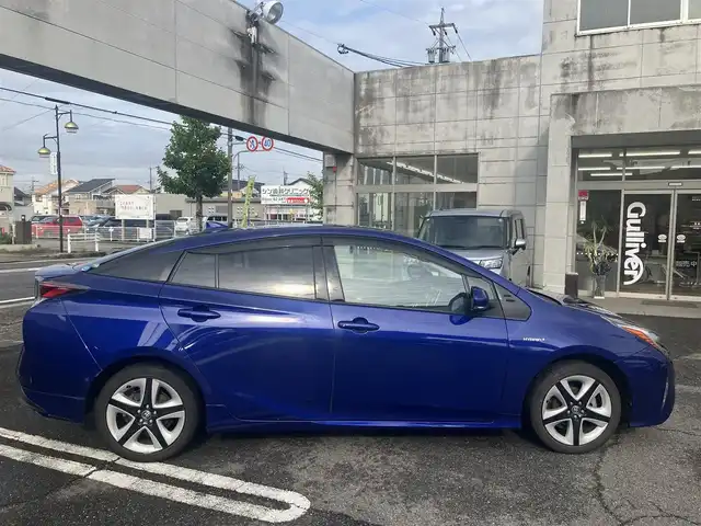 トヨタ プリウス A ツーリングセレクション 愛知県 2016(平28)年 5.8万km ダークブルーマイカM 4WD/トヨタセーフティセンス/衝突回避支援ブレーキサポート/車線逸脱警報機能/純正SDナビTV/DVDビデオ&CD/Bluetoothオーディオ/バックカメラ/レーダークルーズコントロール/ビルトインETC/D&N席シートヒーター/ステアリングスイッチ/LEDヘッドライト/オートライト/オートマチックハイビーム/スマートキー×2ケ/プッシュスタート/カーテンエアバック/純正アルミホイル/純正フロアマット/社外アルミ付きスタッドレスタイヤ積込み