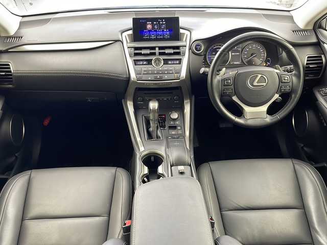 レクサス ＮＸ 300h Iパッケージ 岐阜県 2016(平28)年 5.4万km ソニッククォーツ レーダークルーズコントロール（追従あり）/パドルシフト/ステアリングリモコン/ステアリングヒーター/シートヒーター/衝突軽減ブレーキ/横滑り防止装置/オートライト/オートハイビーム/コーナーセンサー/レーンキープアシスト/純正フロアマット/純正アルミホイール/パワーシート/シートメモリ/プッシュスタート/スマートキー/スペアキー（1本）/電格ミラー/ETC