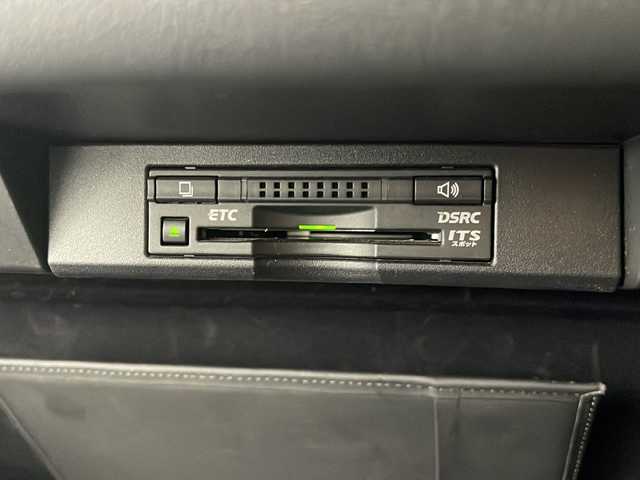 レクサス ＮＸ 300h Iパッケージ 岐阜県 2016(平28)年 5.4万km ソニッククォーツ レーダークルーズコントロール（追従あり）/パドルシフト/ステアリングリモコン/ステアリングヒーター/シートヒーター/衝突軽減ブレーキ/横滑り防止装置/オートライト/オートハイビーム/コーナーセンサー/レーンキープアシスト/純正フロアマット/純正アルミホイール/パワーシート/シートメモリ/プッシュスタート/スマートキー/スペアキー（1本）/電格ミラー/ETC